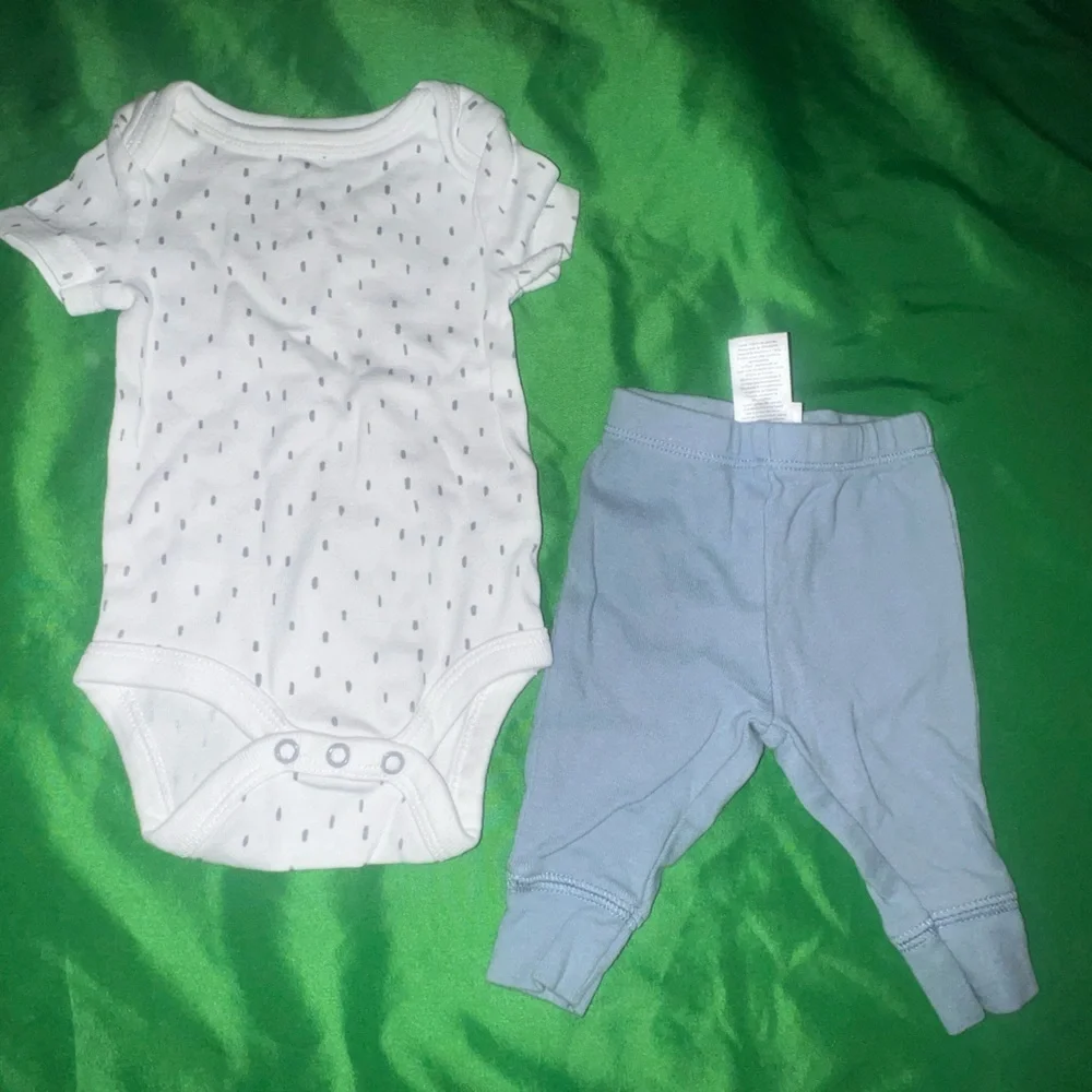 Carter's Blue, Gray and White Baby Outfit size Newborn